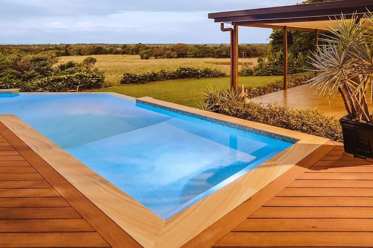 Alamanda Cottage Port Douglas W Ocean Views & Pool Craiglie Holiday home