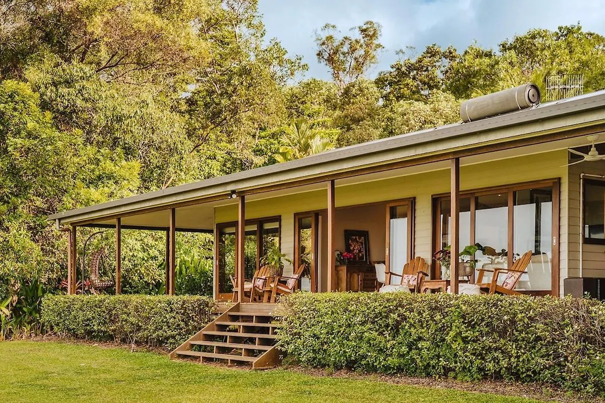 Alamanda Cottage Port Douglas W Ocean Views & Pool Craiglie 0*,  Australia